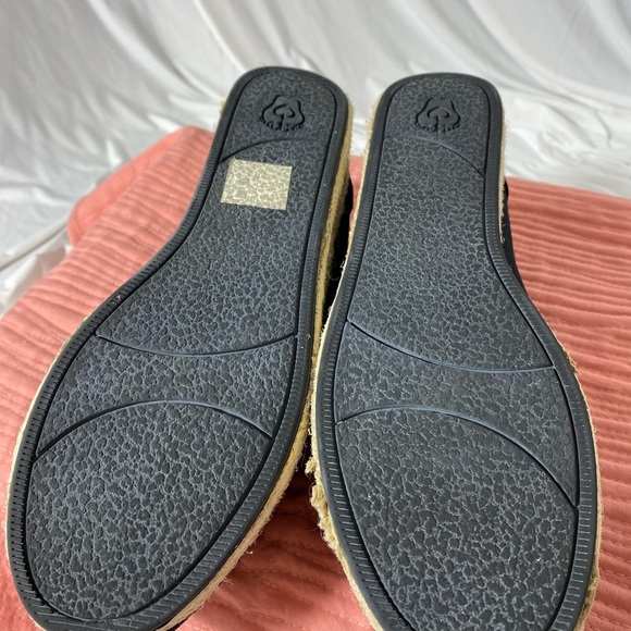 Size 8 Bob’s from Sketchers with memory foam insoles, black - Picture 6 of 8